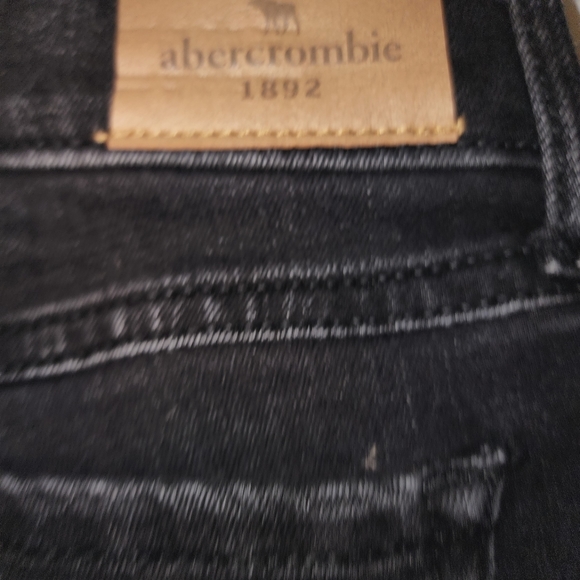 Abercrombie kids black distressed shorts - Picture 4 of 6